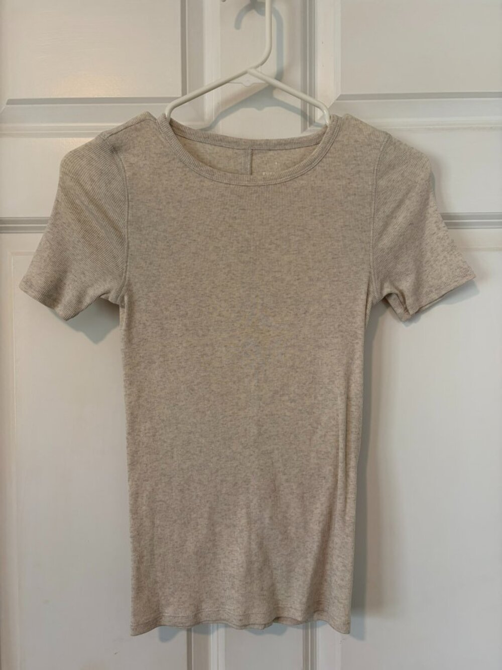 Everlane Heathered Cream Short Sleeve Ribbed Tee
